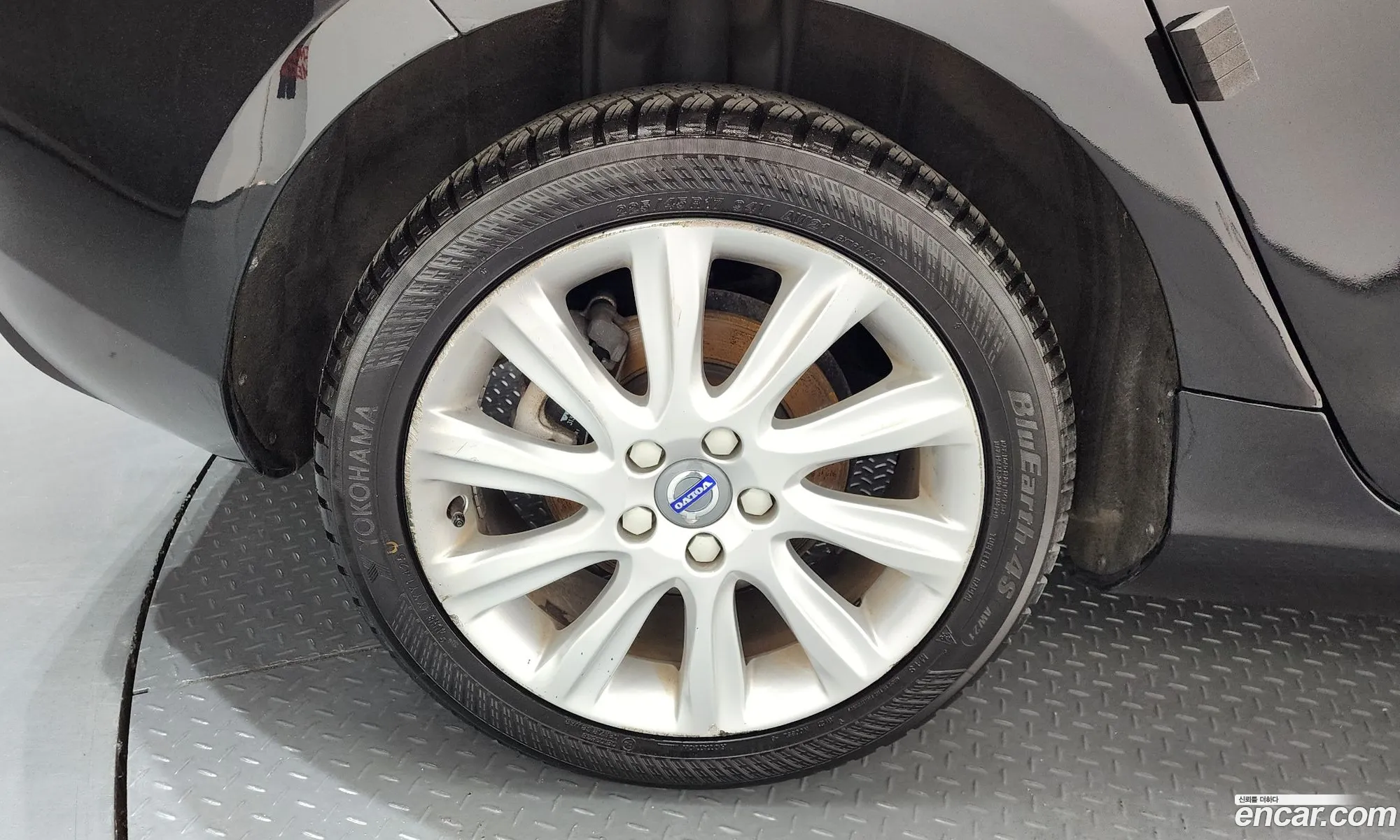 Volvo V40 2016 — 9