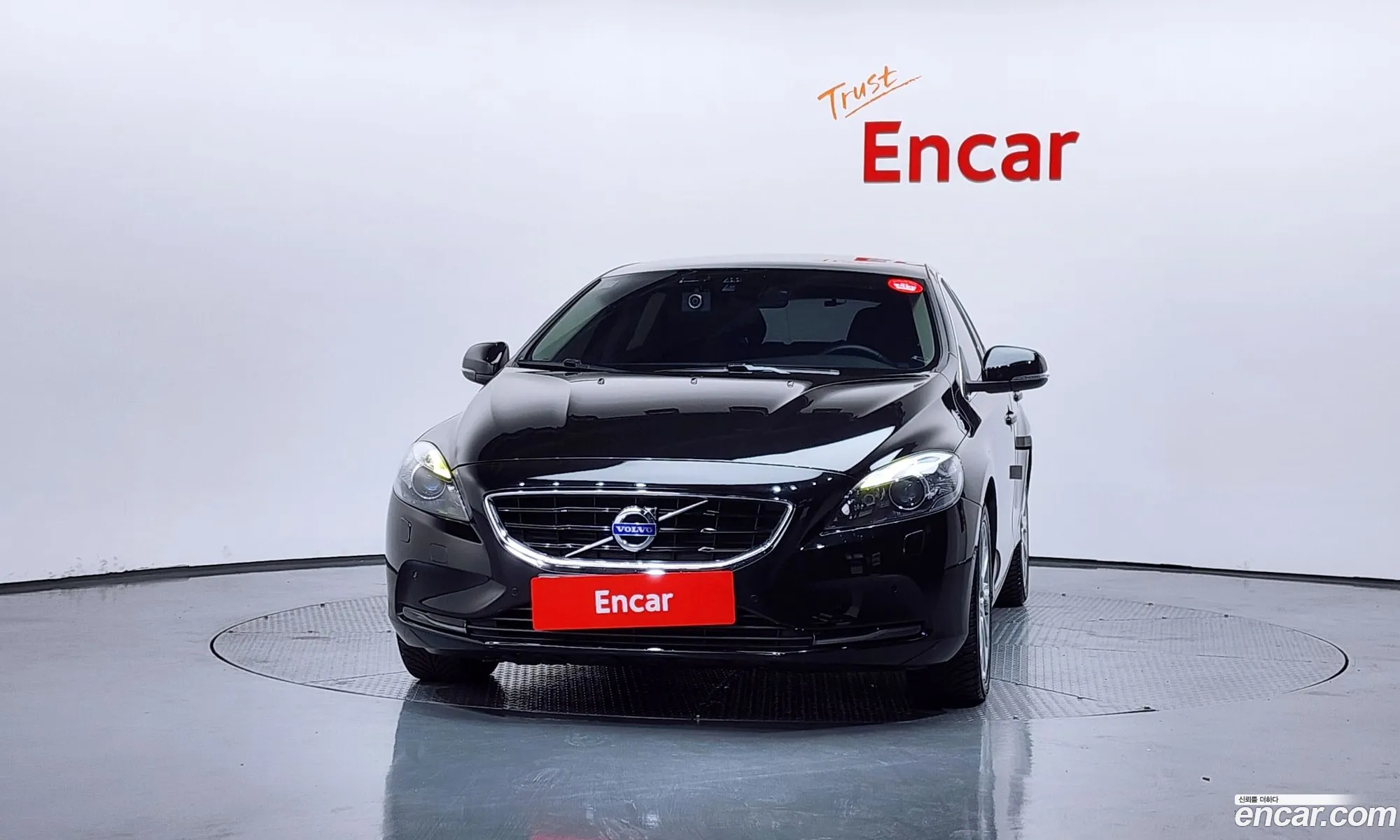 Volvo V40 2016 — 3