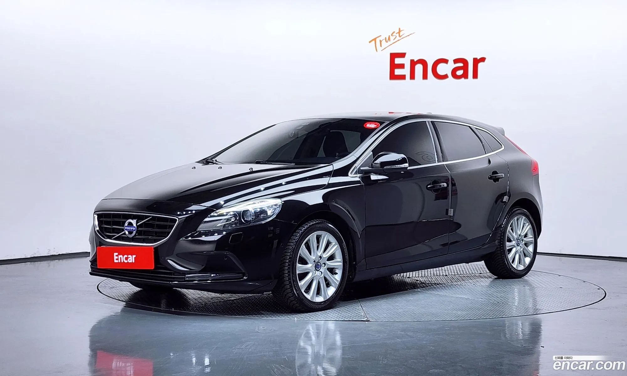 Volvo V40 2016 — 16