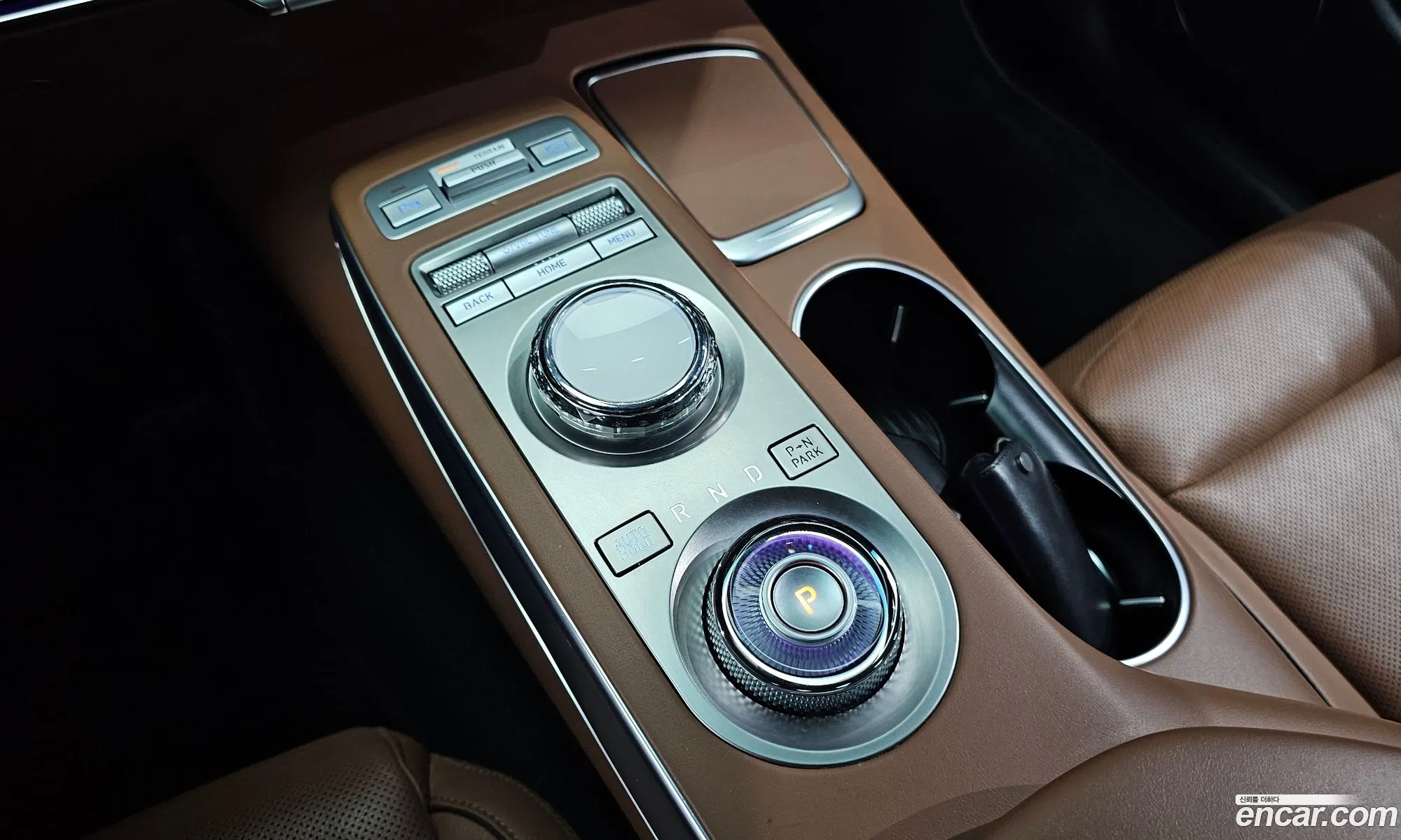 Genesis GV70 2021 — 16