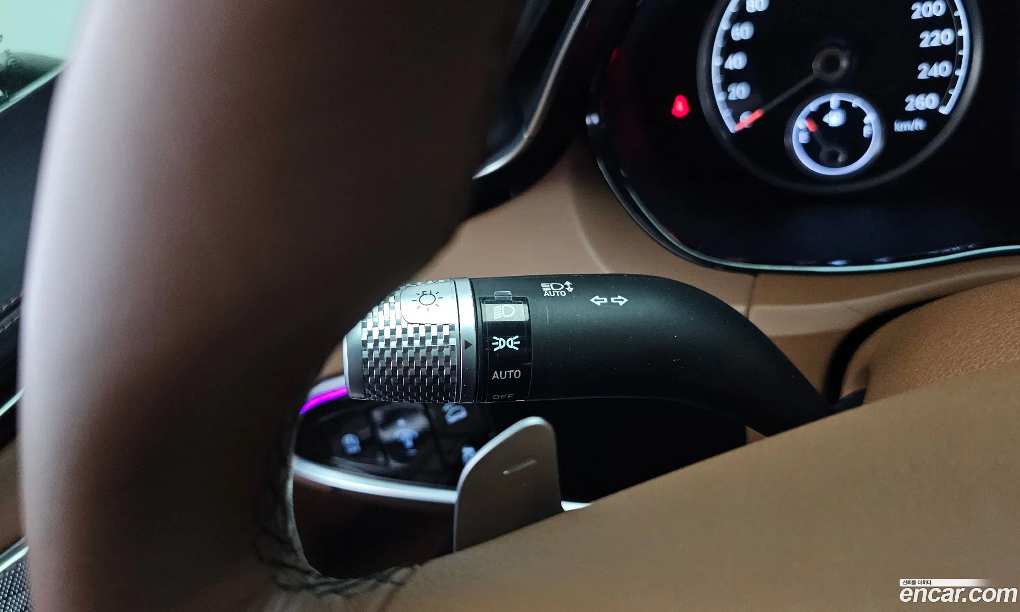 Genesis GV70 2021 — 26