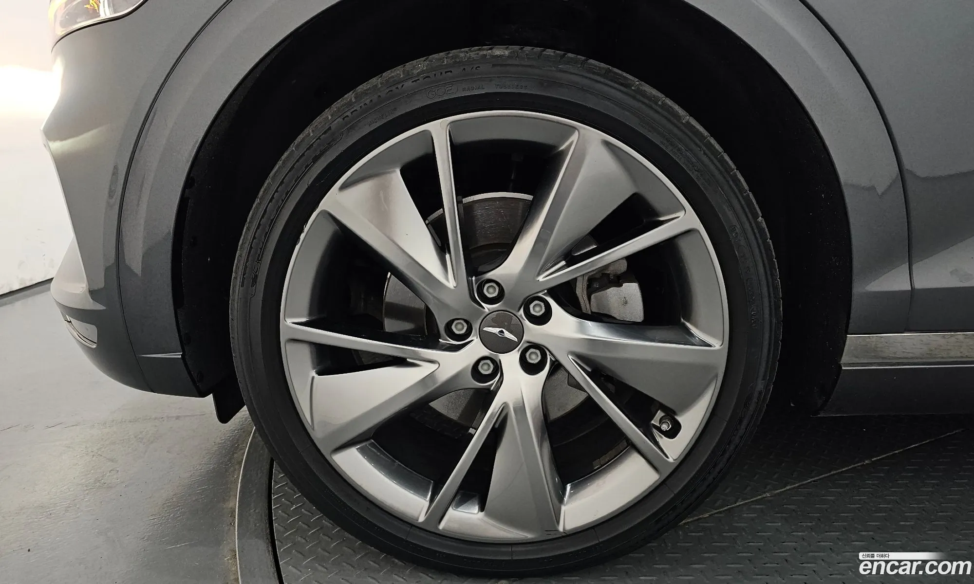 Genesis GV70 2021 — 23