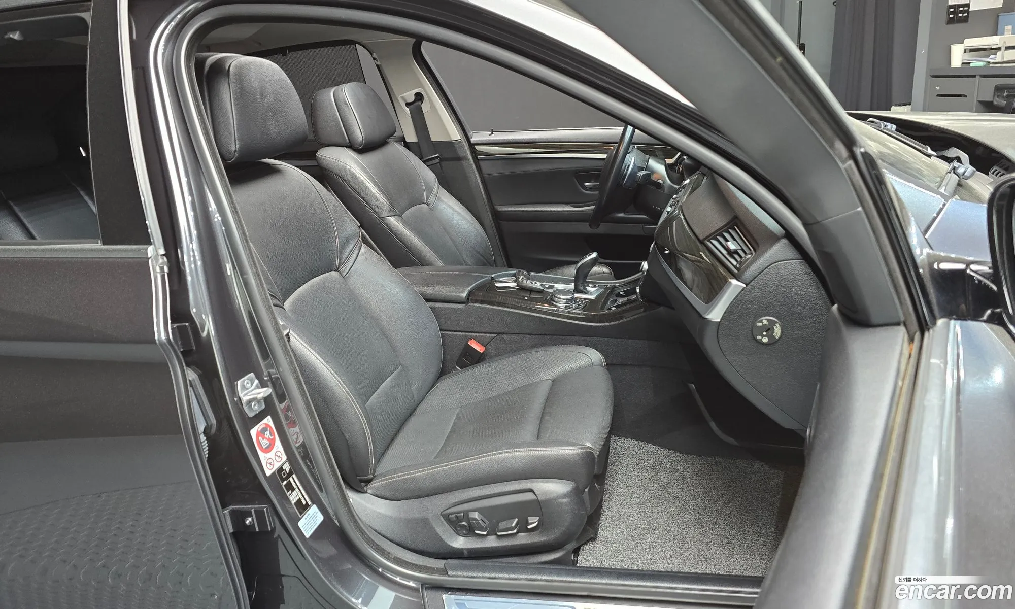 BMW 5 Series 2015 WBA5A7101FD817566 — 14