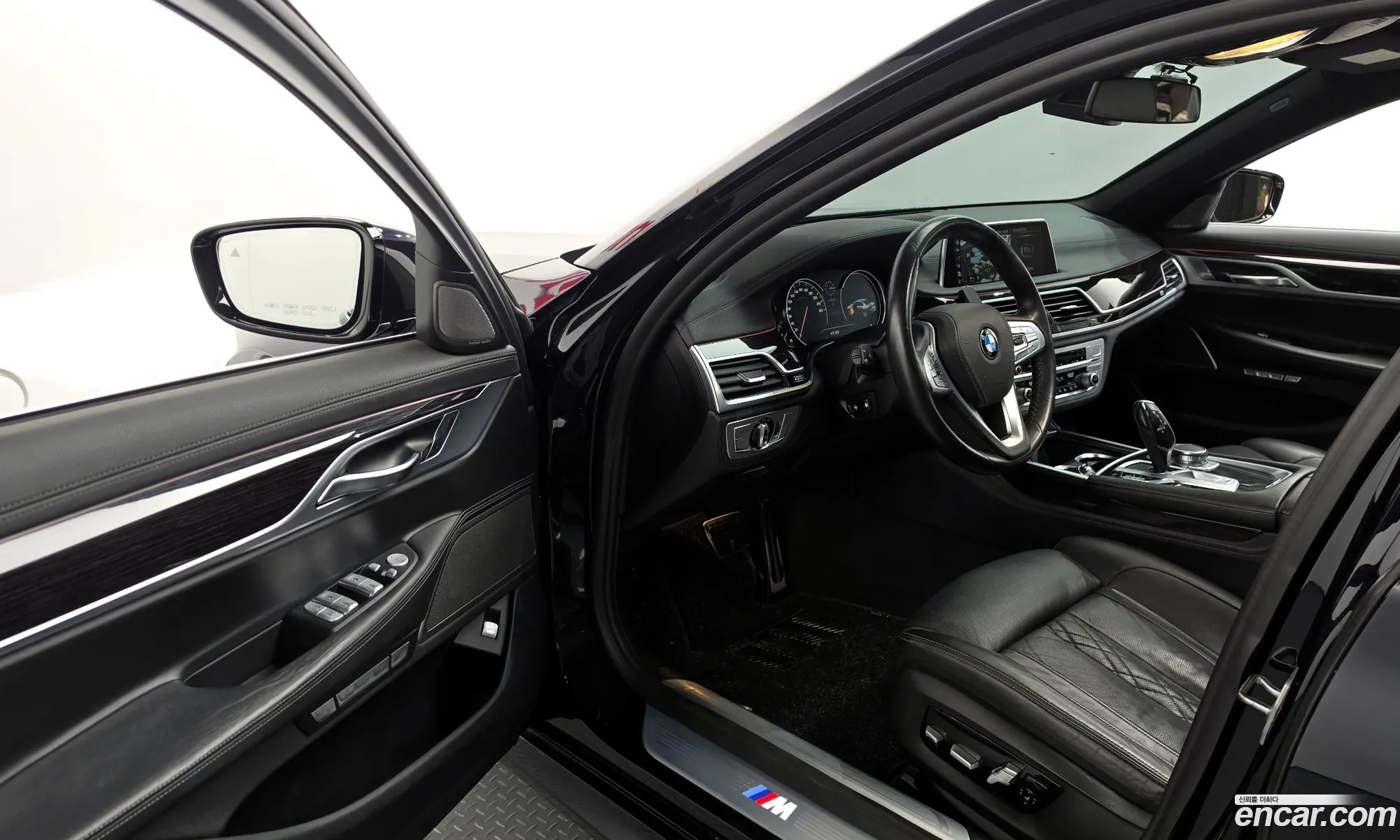 BMW 7 Series 2018 — 17