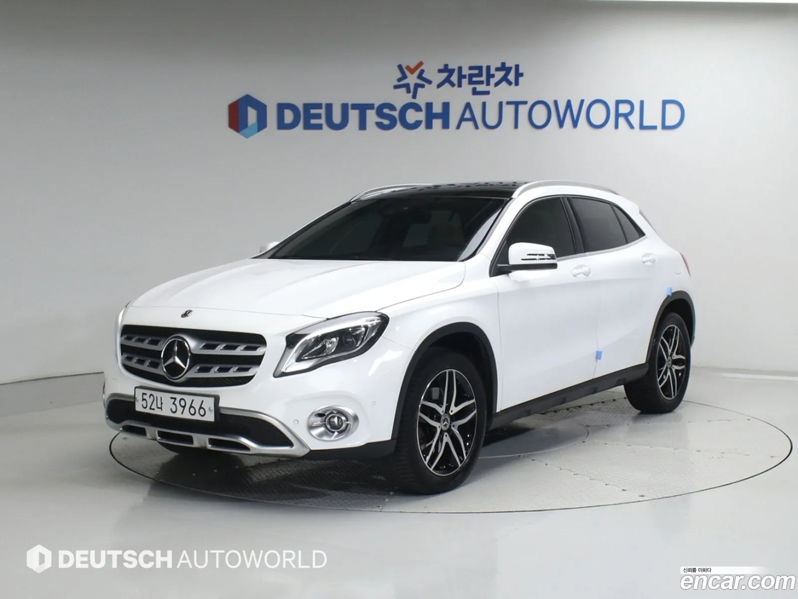 Mercedes-Benz GLA-Class X156 2018 — 16