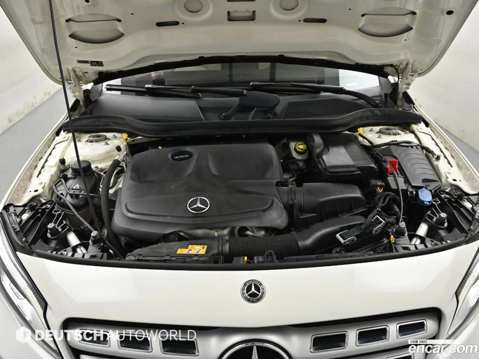 Mercedes-Benz GLA-Class X156 2018 — 14