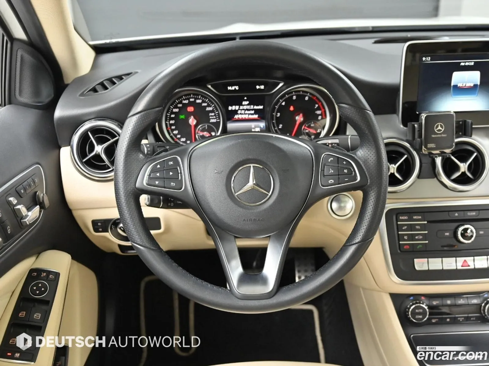 Mercedes-Benz GLA-Class X156 2018 — 13