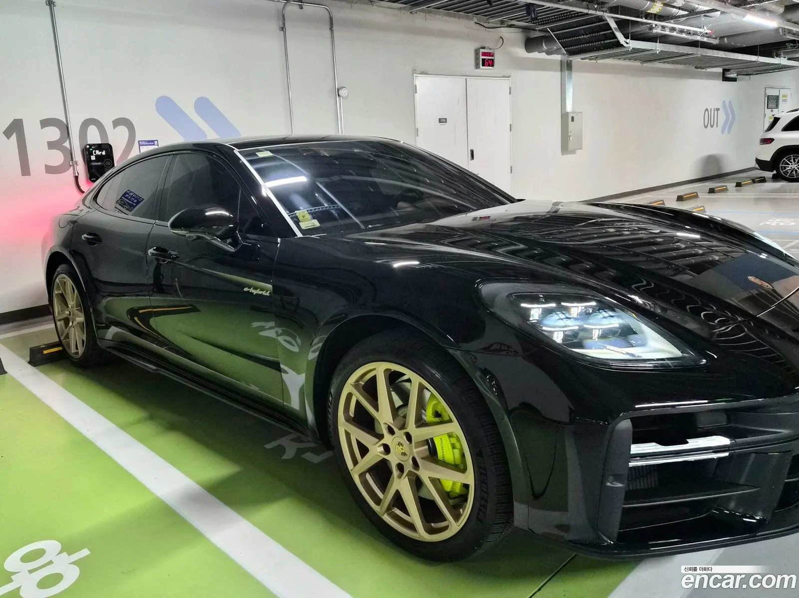 Porsche Panamera 2025 — 4