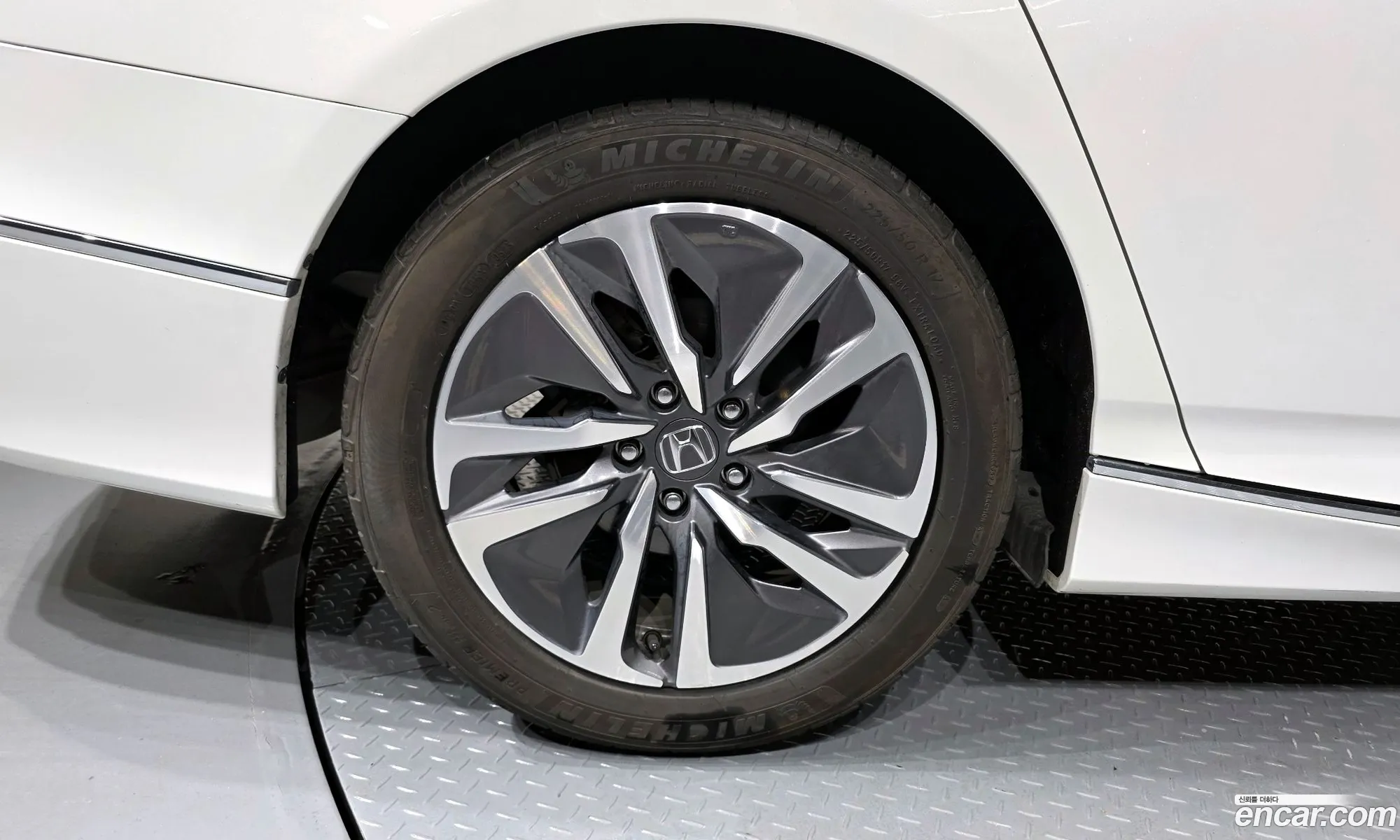 Honda Accord 10th Gen 2019 1HGCV3690KA511925 — 13