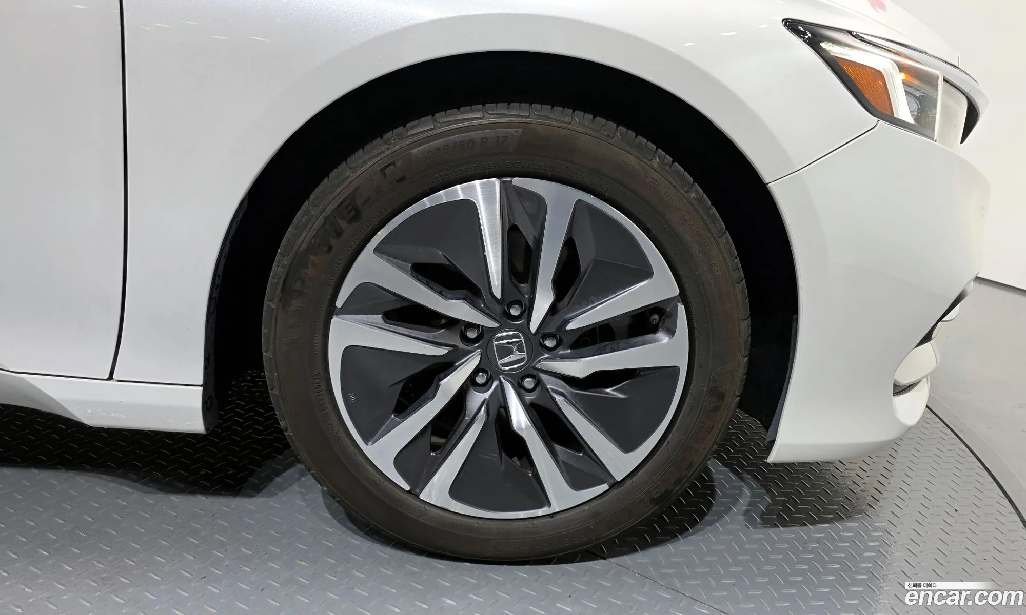 Honda Accord 10th Gen 2019 1HGCV3690KA511925 — 5