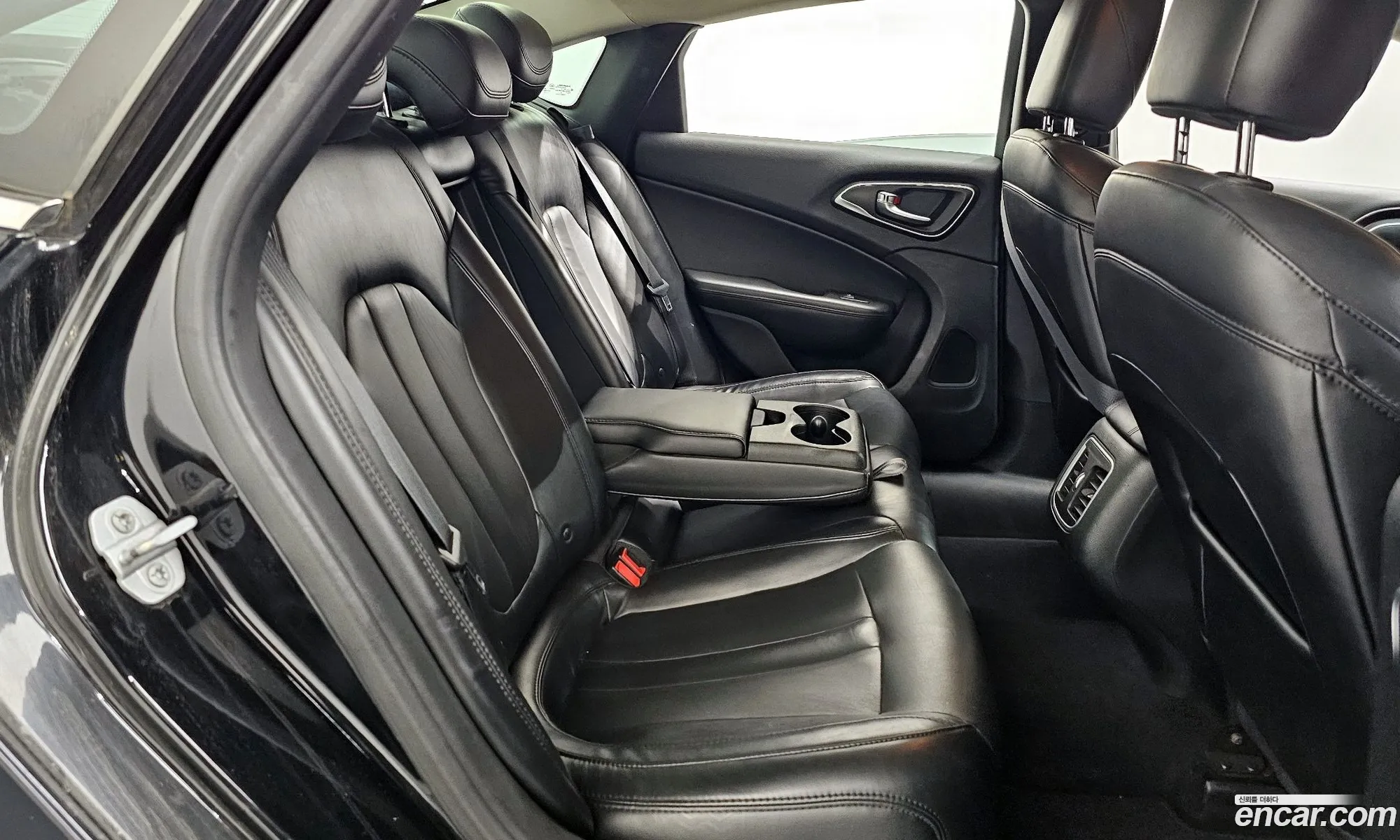 Chrysler 200