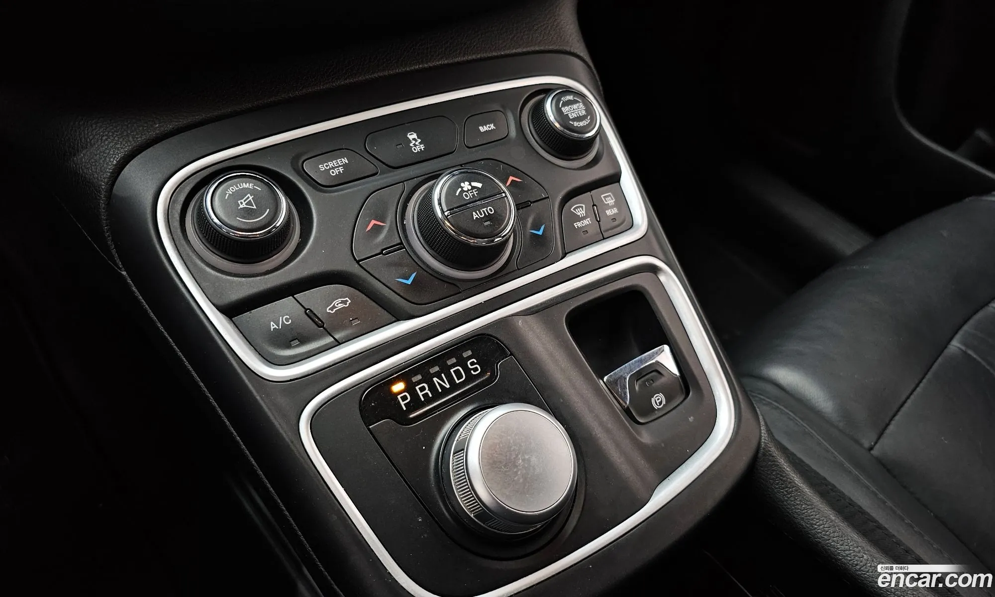 Chrysler 200 2015 1C3CCCEG — 6