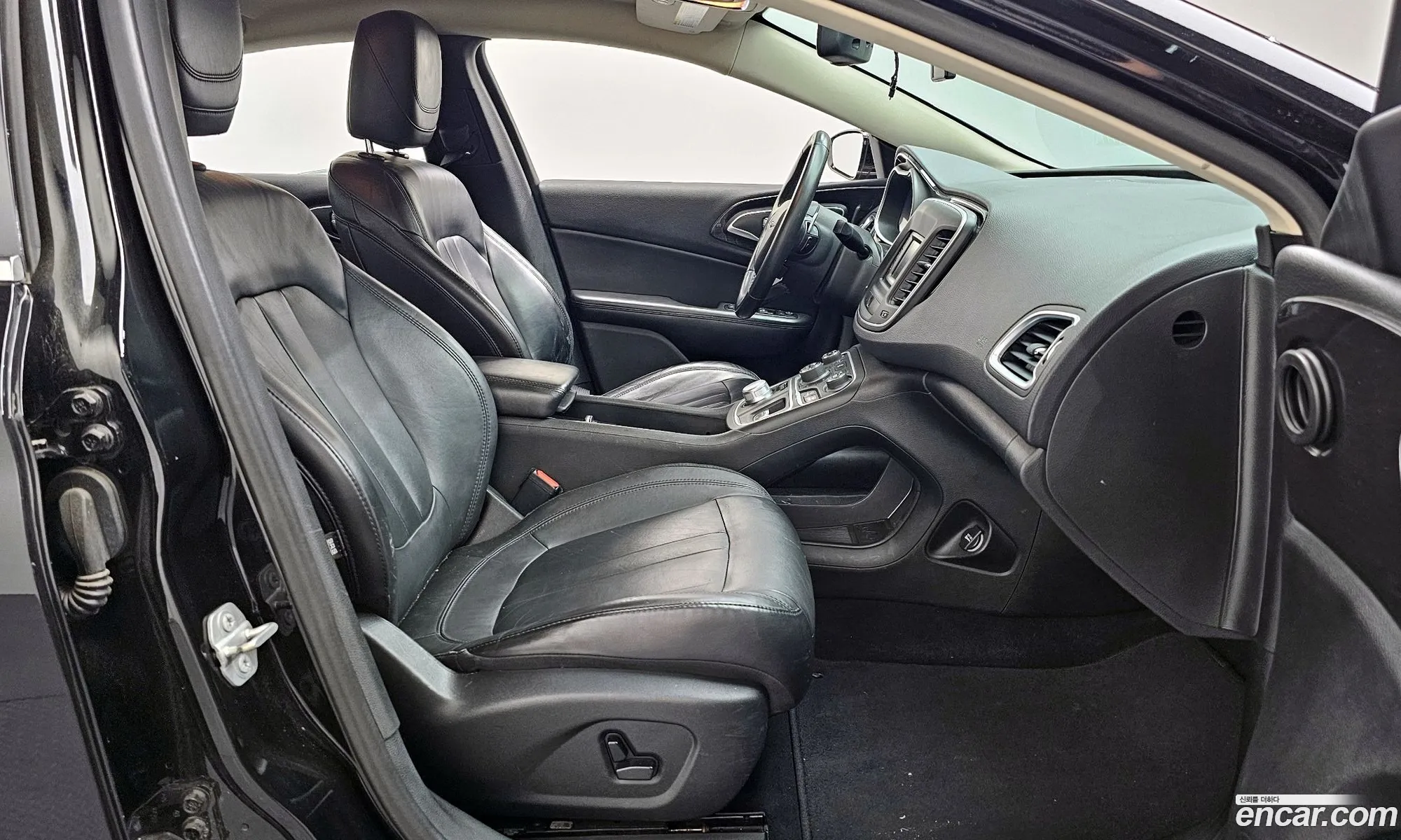 Chrysler 200 2015 1C3CCCEG — 19