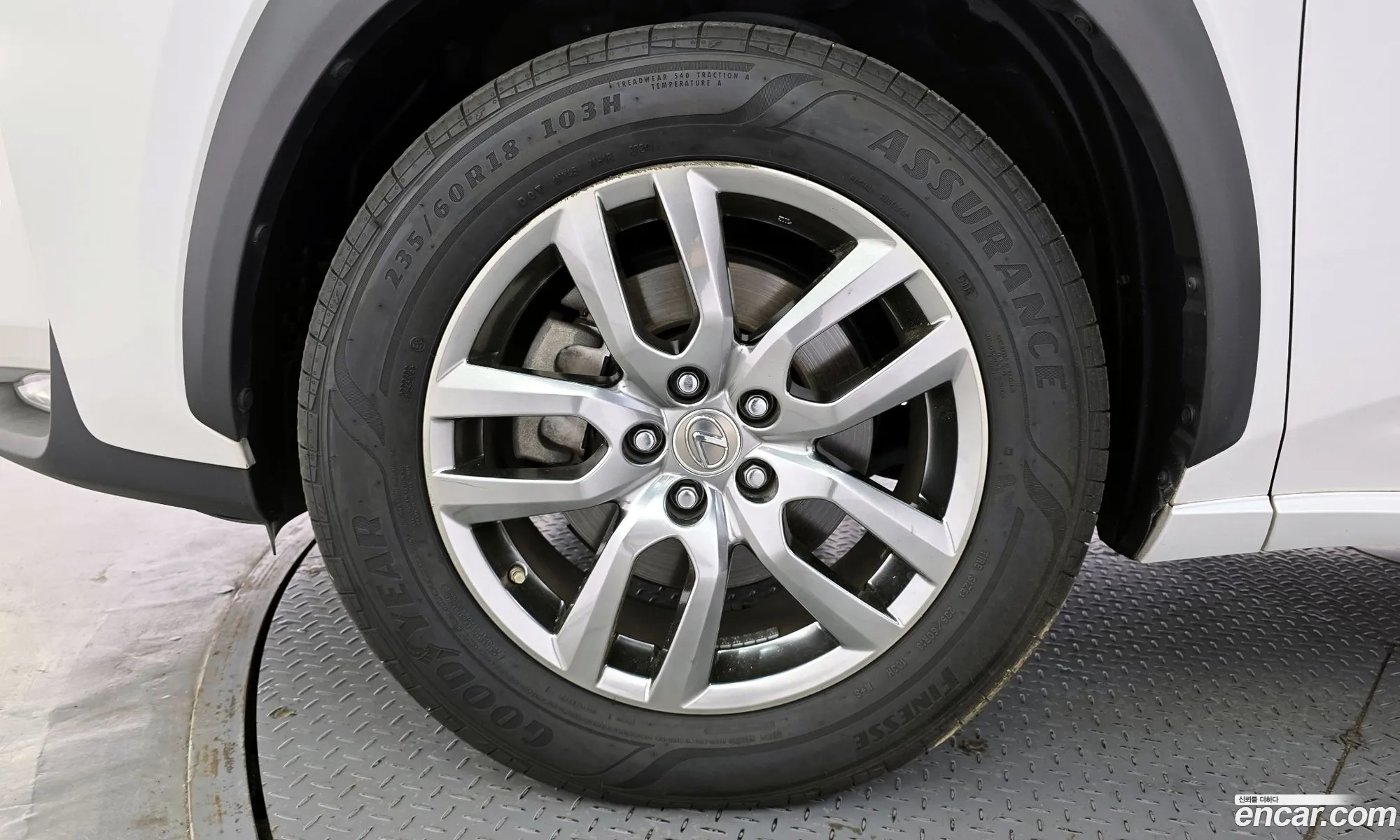 Lexus NX300h 2017 JTJBJRBZ5H2071164 — 18