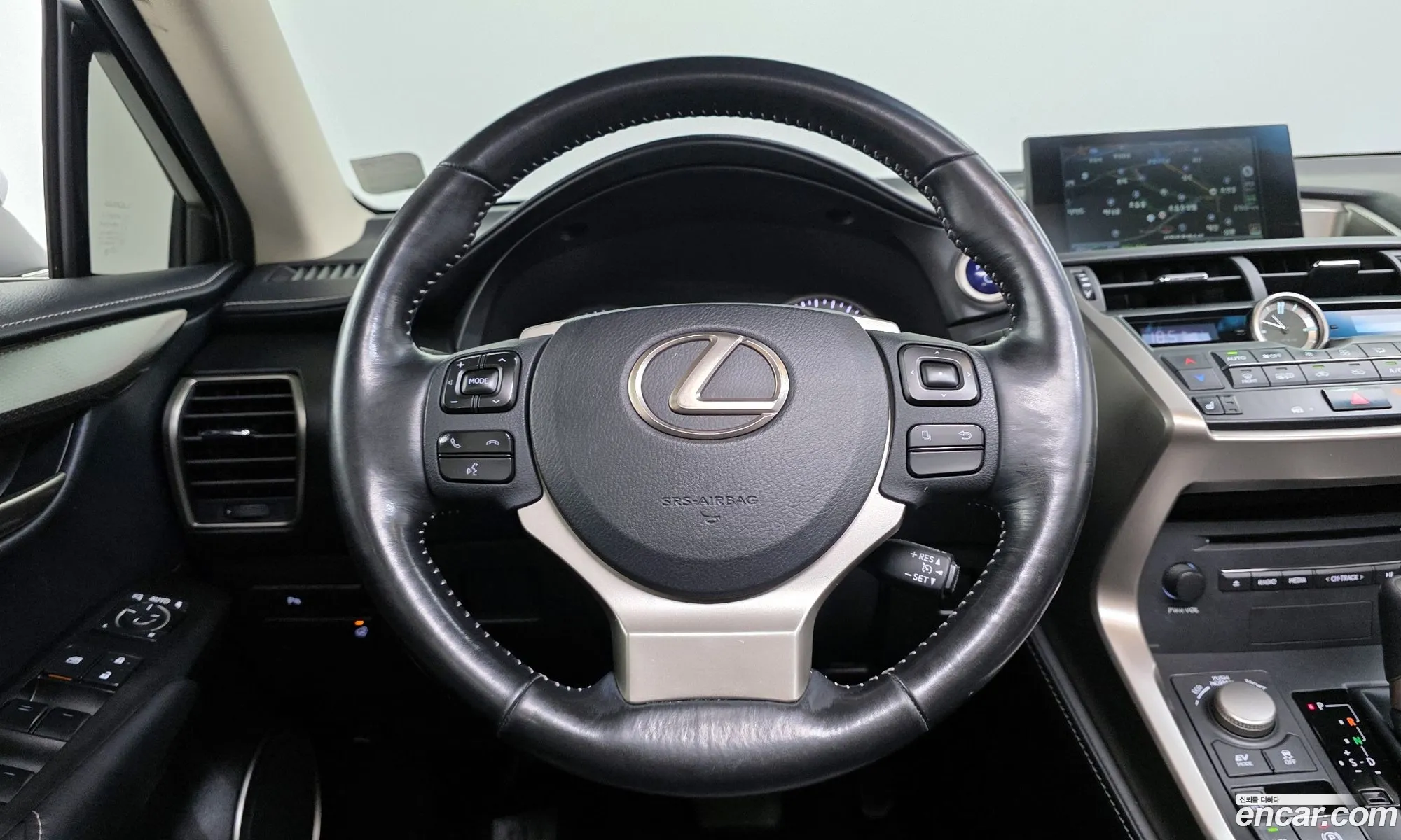 Lexus NX300h 2017 JTJBJRBZ5H2071164 — 2