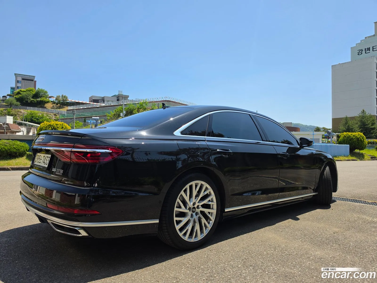 Audi A8 2021 — 11