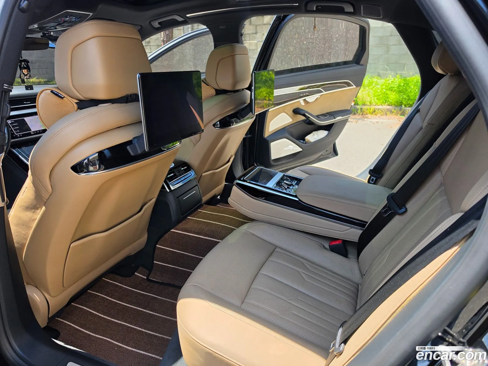 Audi A8 2021 — 12