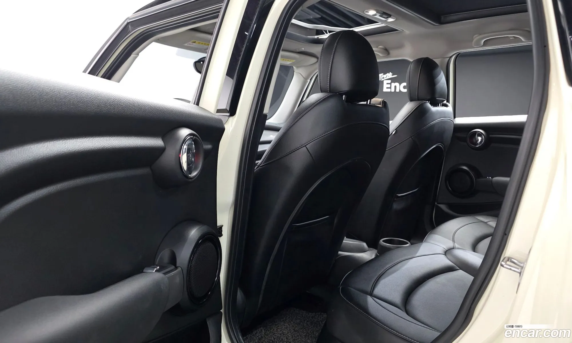 Mini Cooper D 2015 — 17