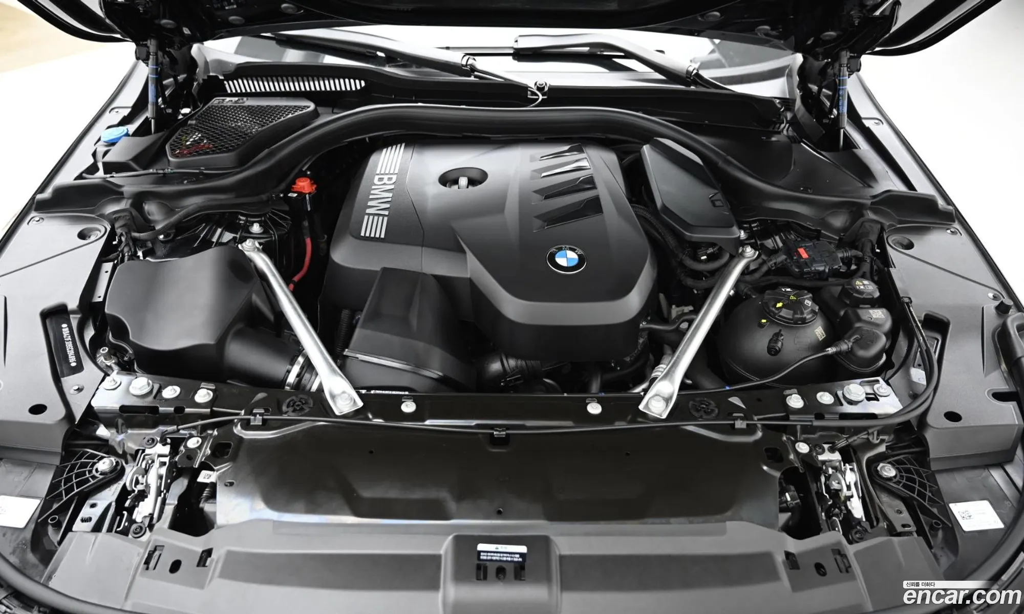 BMW 5 Series 2025 — 13