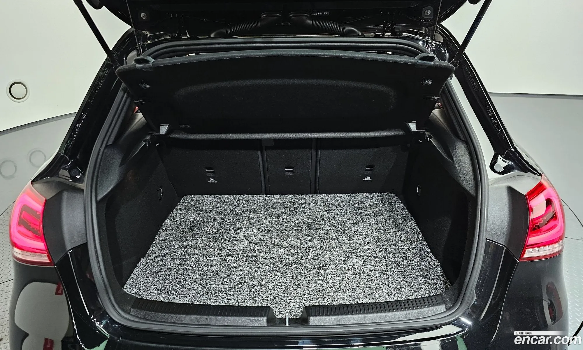 Mercedes-Benz A-Class W177 2020 — 18
