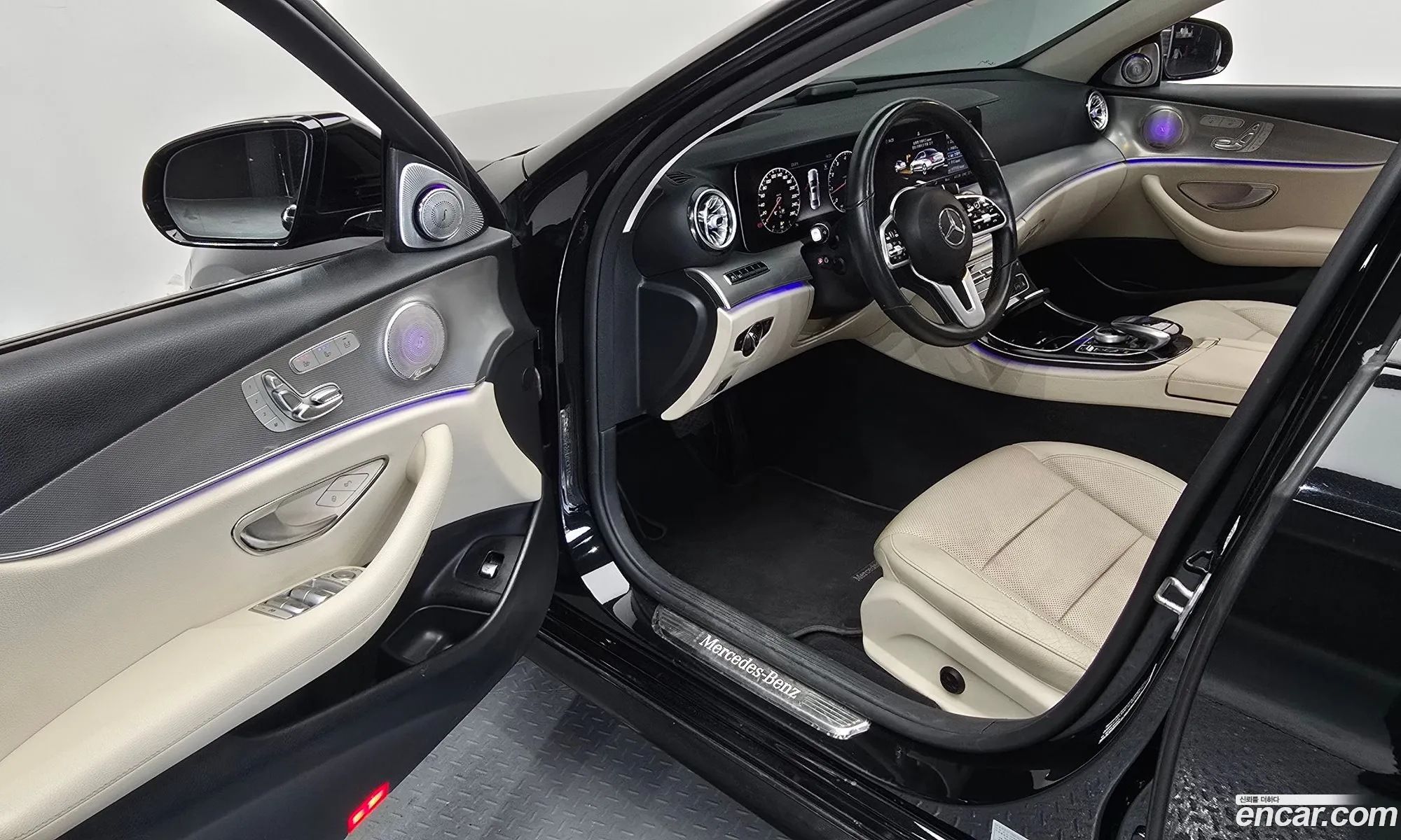Mercedes-Benz E-Class W213 2018 WDDZF4JB2KA574423 — 16