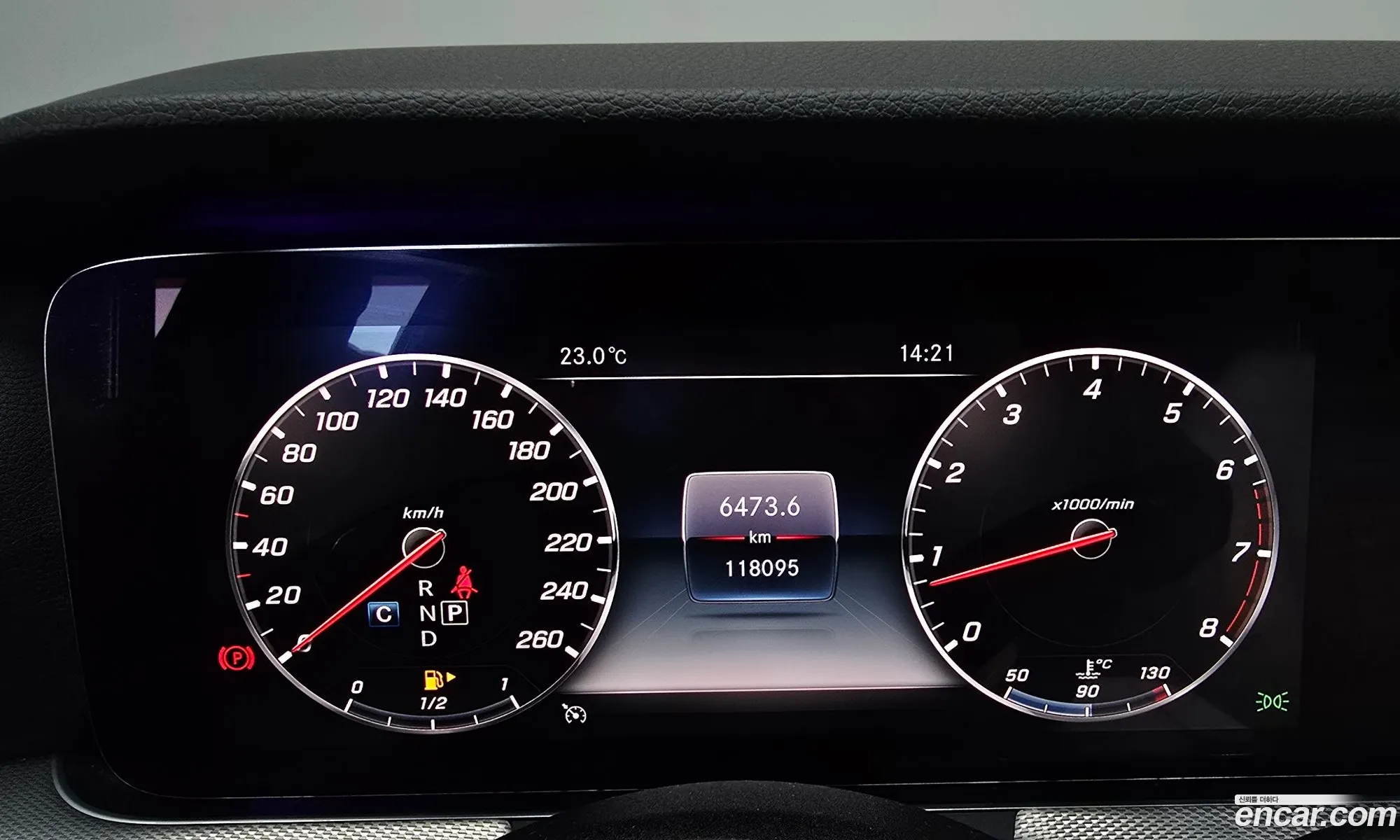 Mercedes-Benz E-Class W213 2018 WDDZF4JB2KA574423 — 4