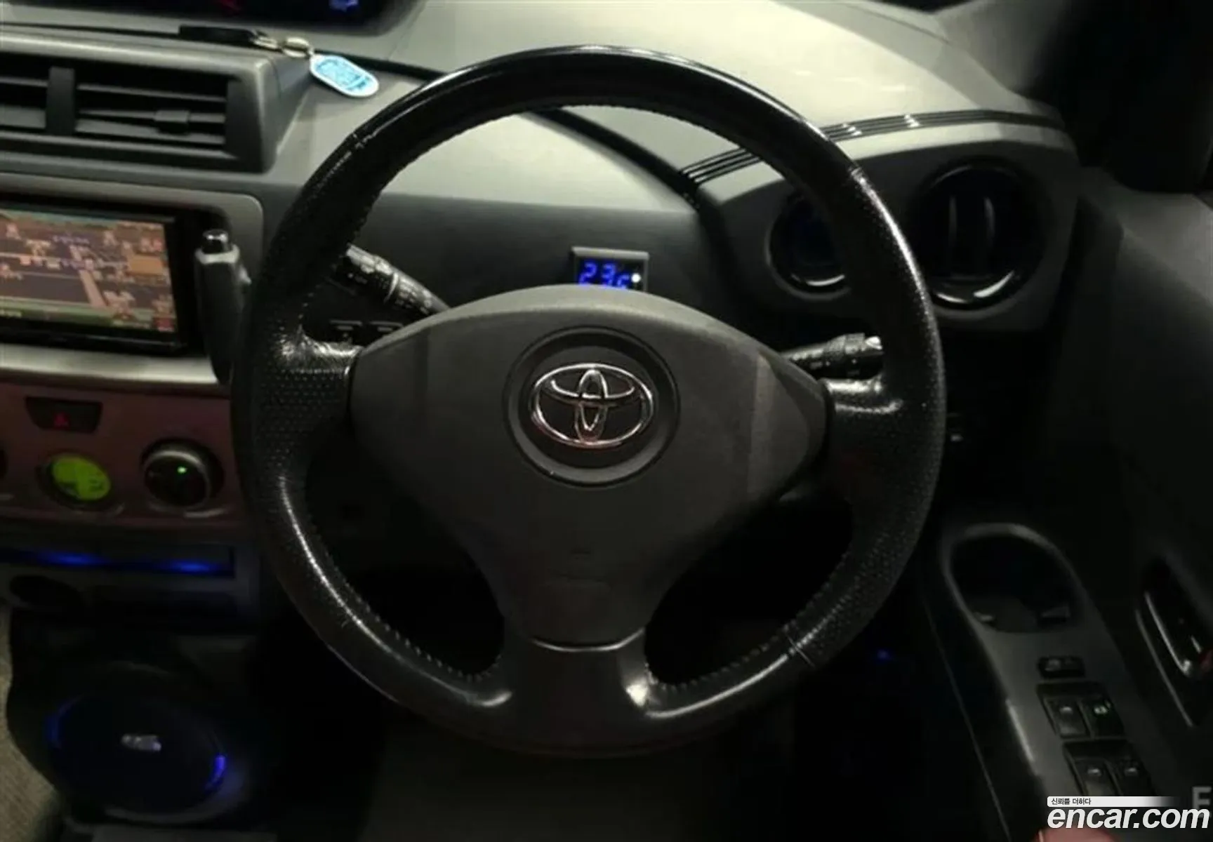Toyota bB 2006 — 18