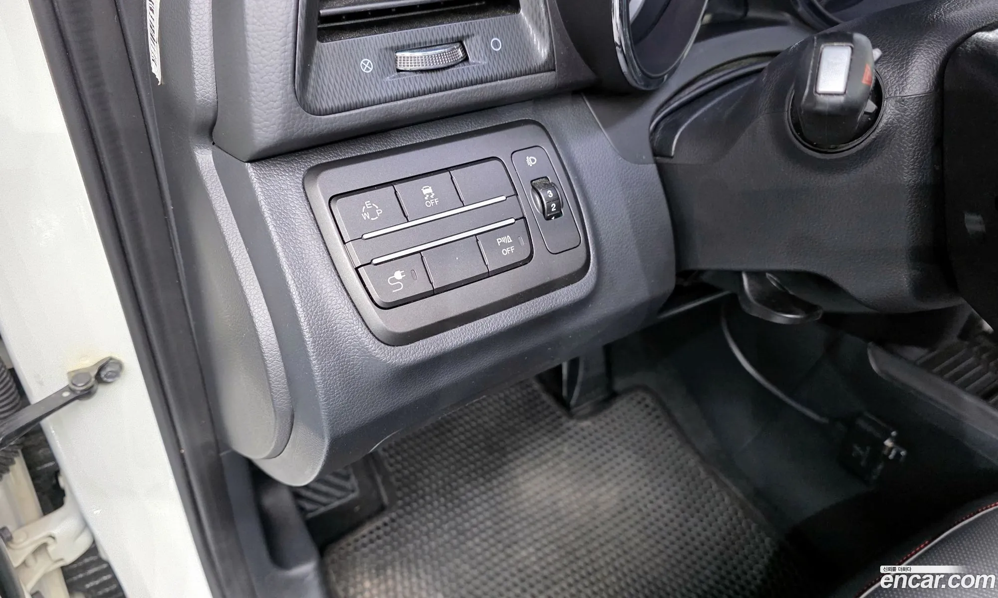 KG Mobility (SsangYong) Tivoli Air 2017 — 31