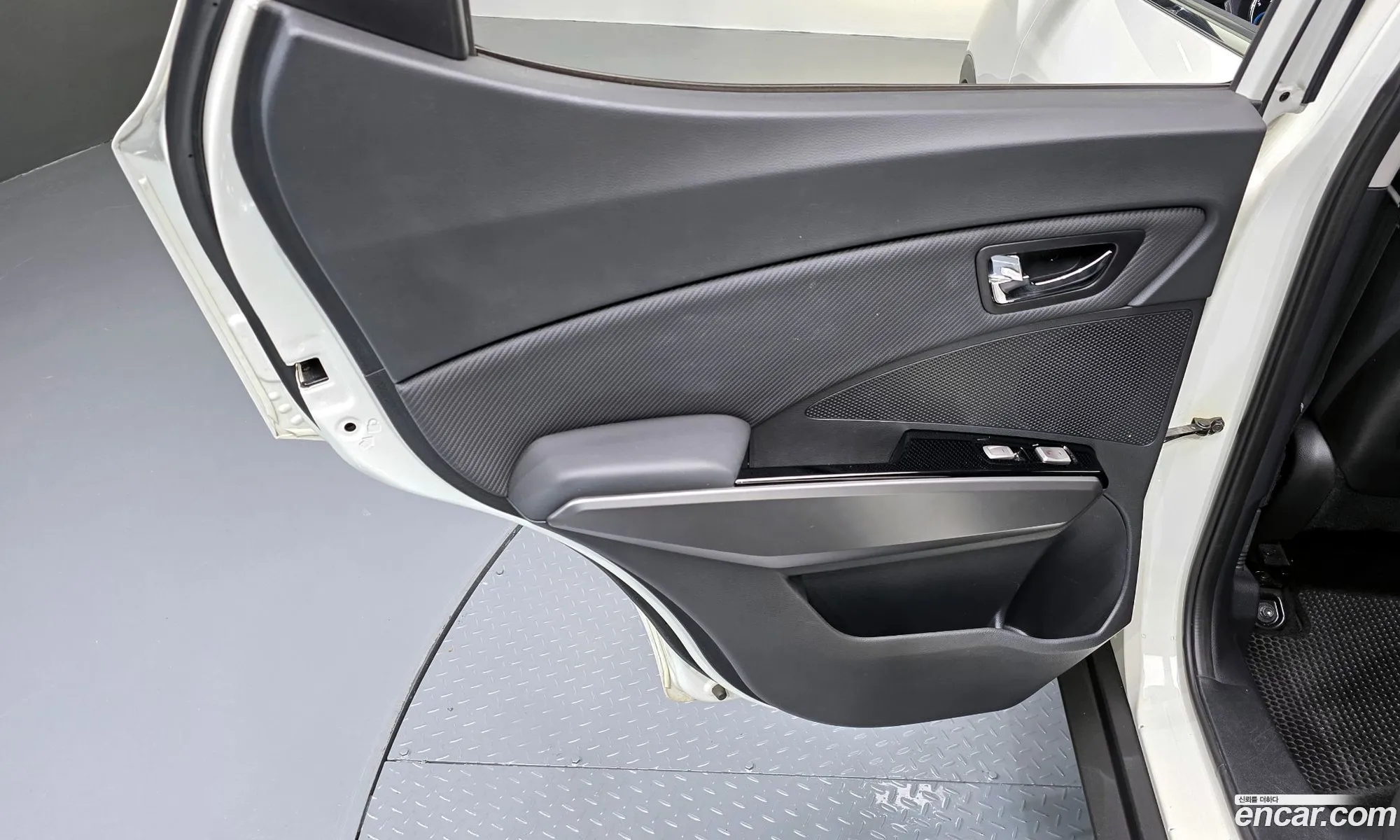 KG Mobility (SsangYong) Tivoli Air 2017 — 32