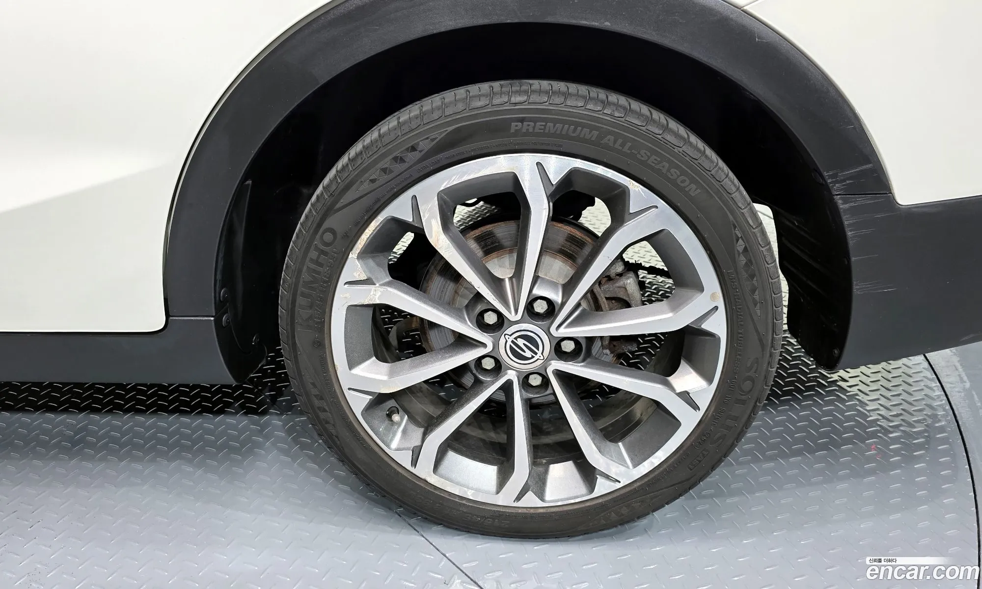 KG Mobility (SsangYong) Tivoli Air 2017 — 17