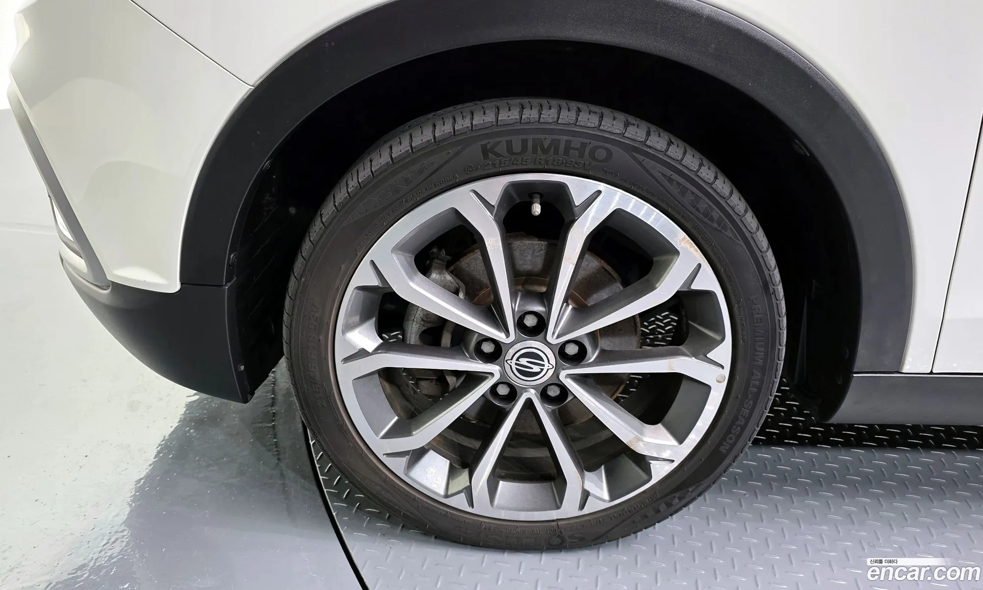 KG Mobility (SsangYong) Tivoli Air 2017 — 30
