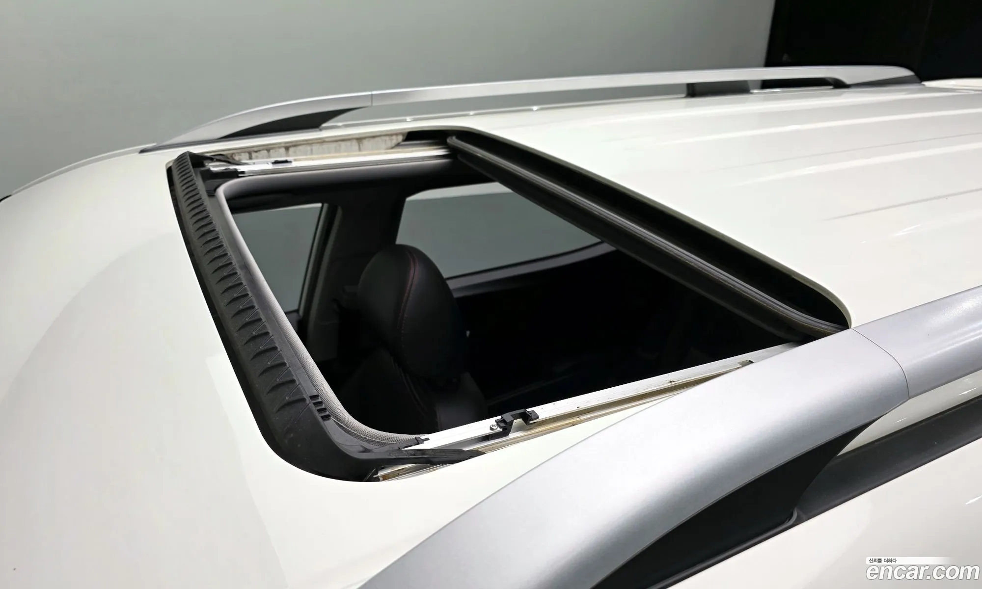 KG Mobility (SsangYong) Tivoli Air 2017 — 27