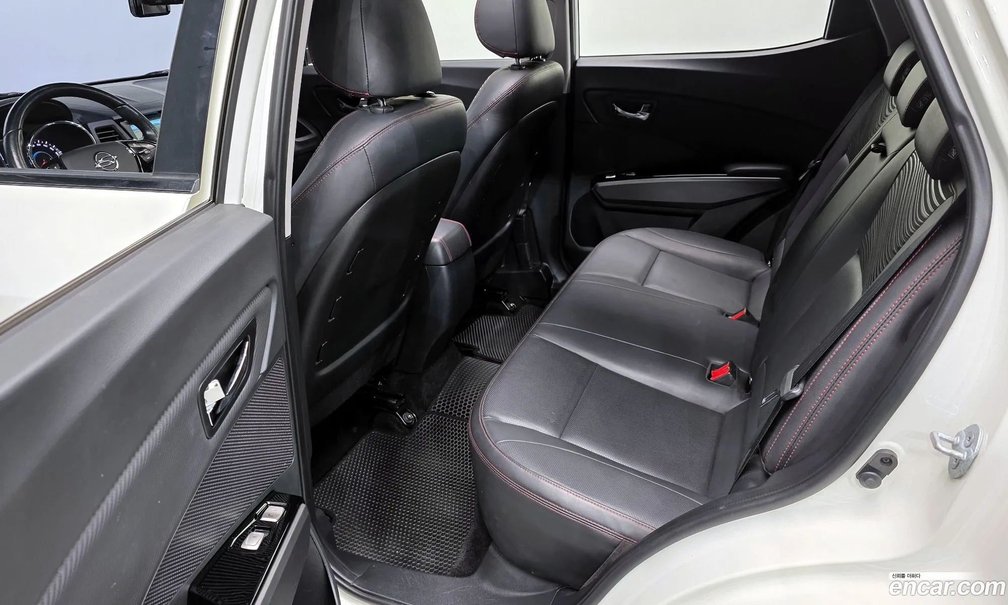 KG Mobility (SsangYong) Tivoli Air 2017 — 20