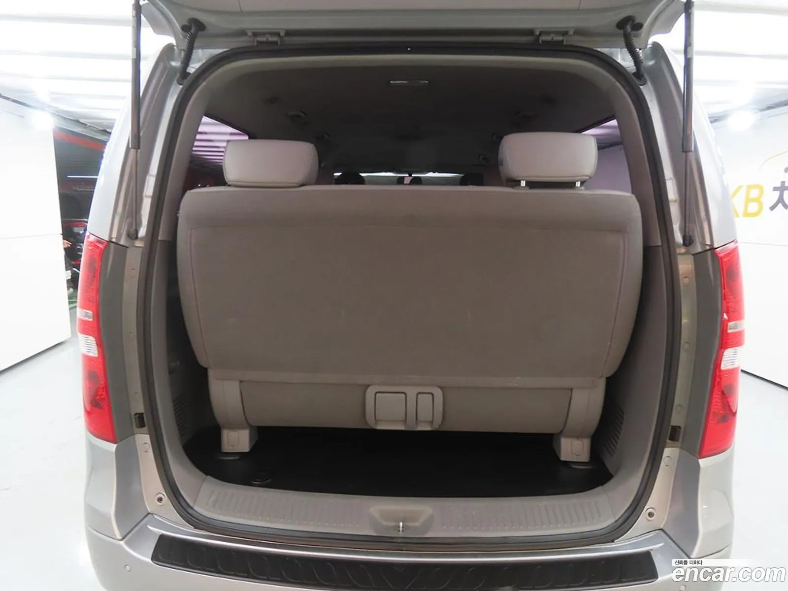 Hyundai Grand Starex 2014 — 11