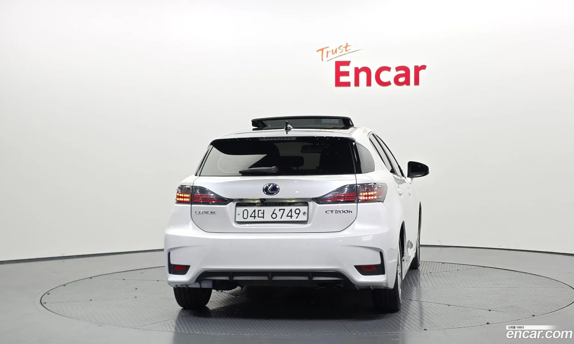 Lexus CT200h 2015 JTHKD5BH1F2248041 — 3