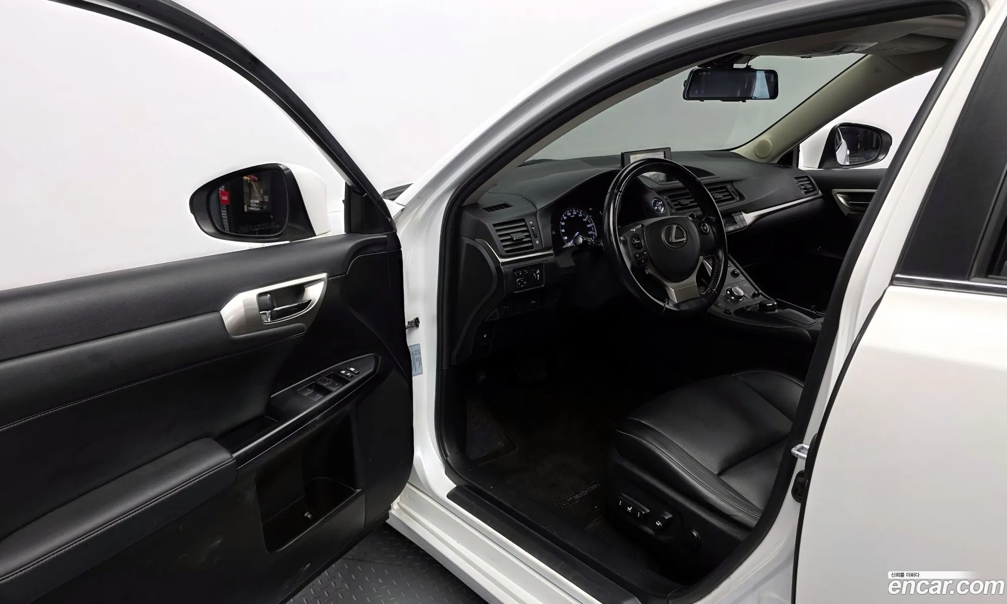 Lexus CT200h 2015 JTHKD5BH1F2248041 — 13