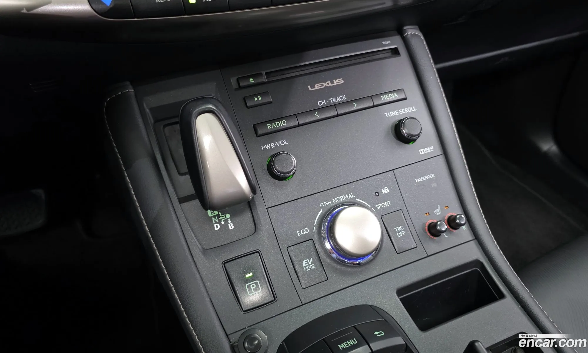 Lexus CT200h 2015 JTHKD5BH1F2248041 — 18