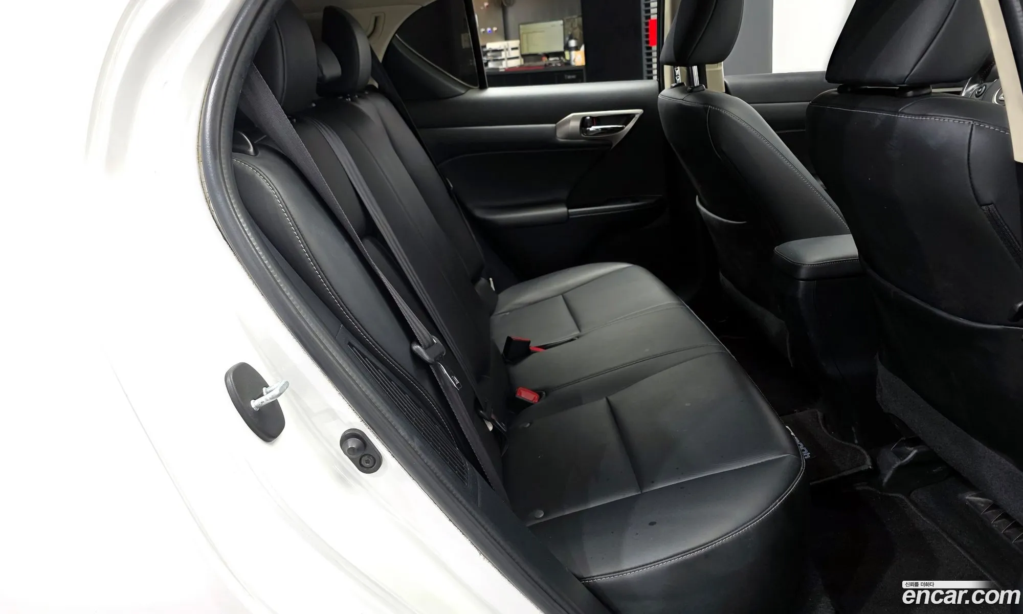 Lexus CT200h 2015 JTHKD5BH1F2248041 — 6