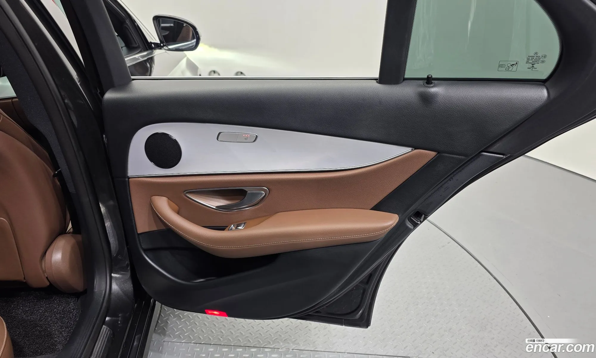 Mercedes-Benz E-Class W213 2021 — 24