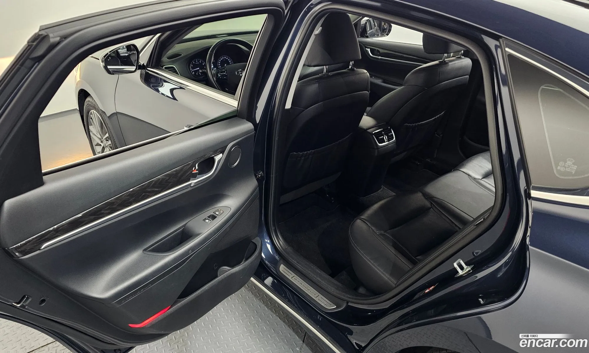 Hyundai Grandeur IG 2017 — 26