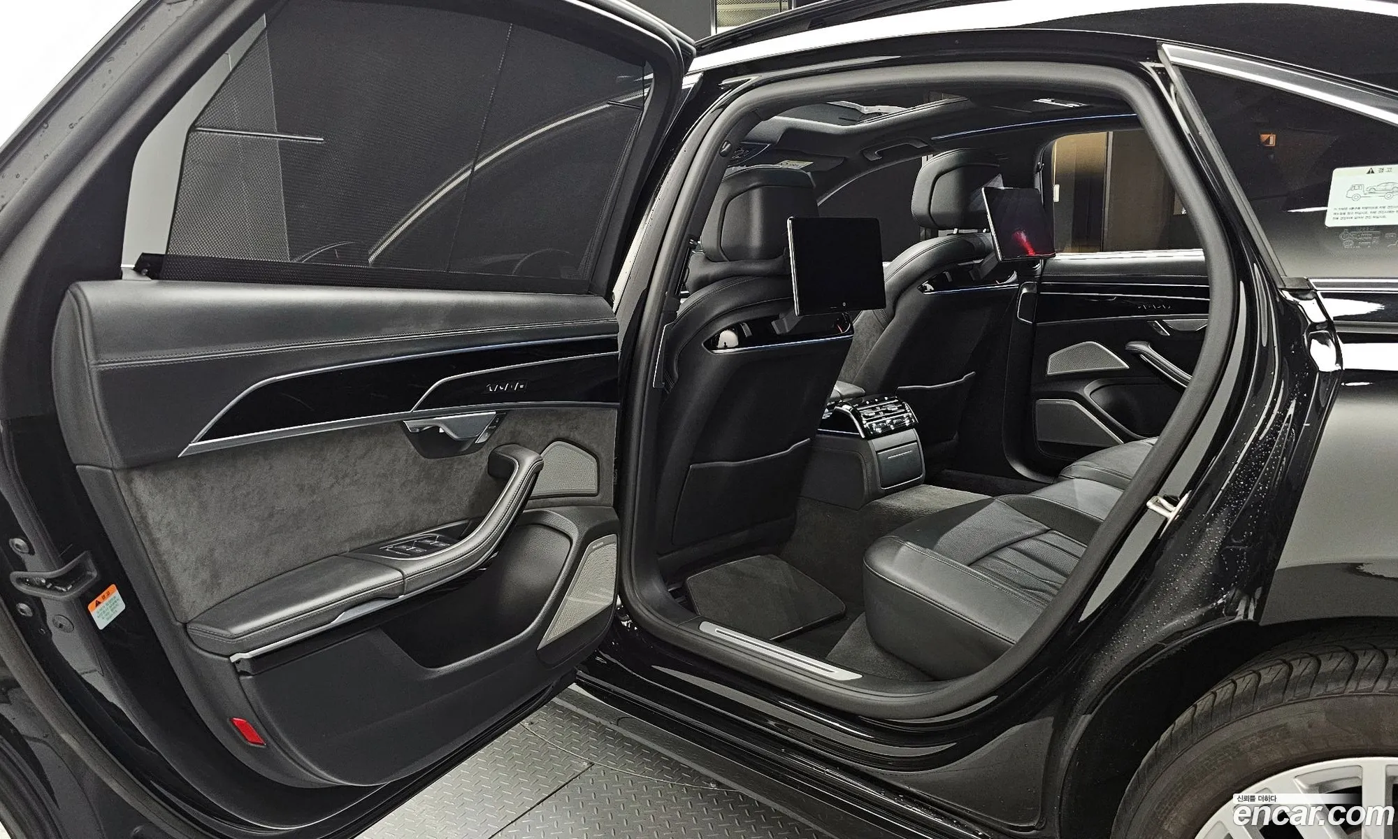 Audi A8 2021 WAUZZZF8XMN013777 — 17