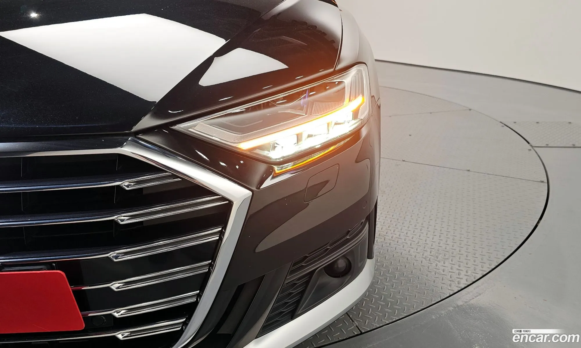 Audi A8 2021 WAUZZZF8XMN013777 — 3