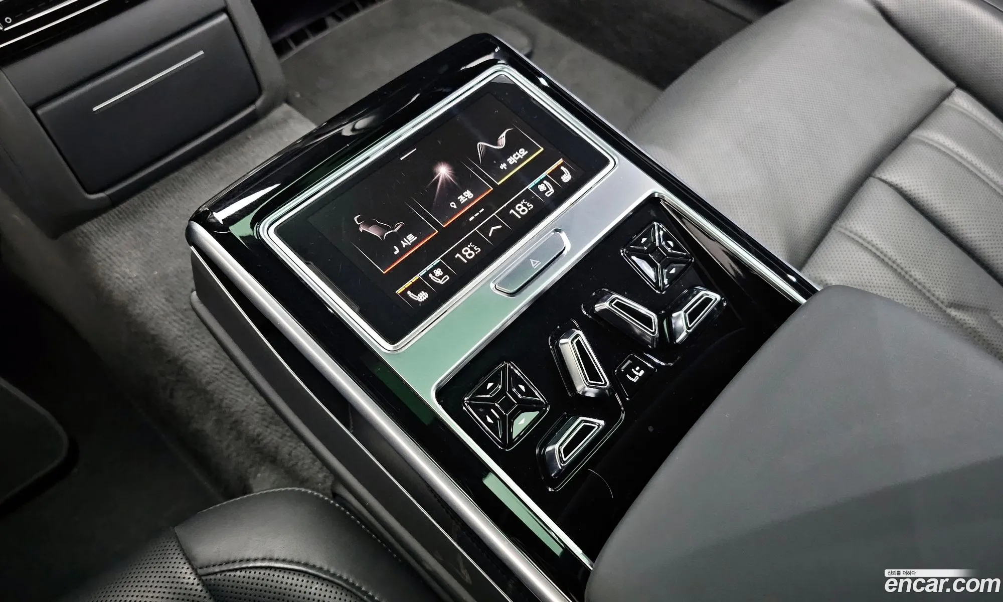 Audi A8 2021 WAUZZZF8XMN013777 — 11