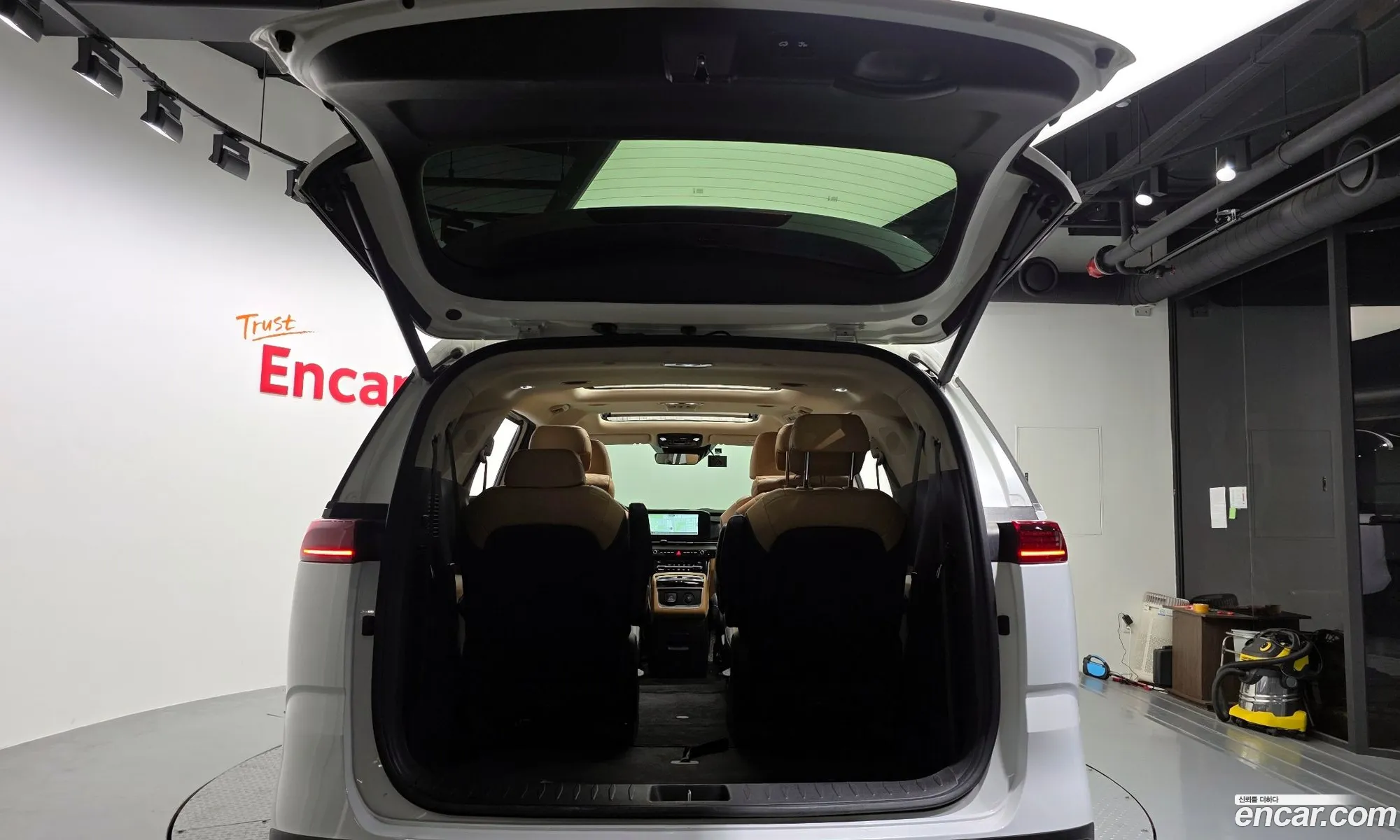 Kia Carnival 2022 — 22