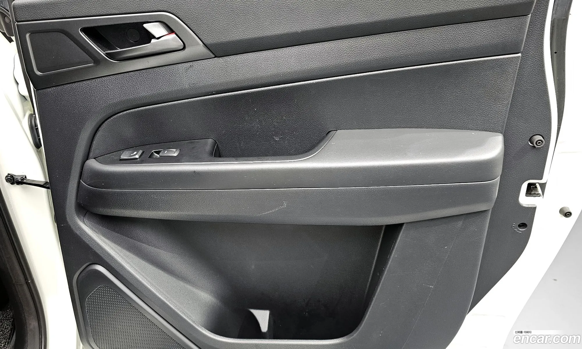 KG Mobility (SsangYong) Rexton Sports Khan 2022 — 25
