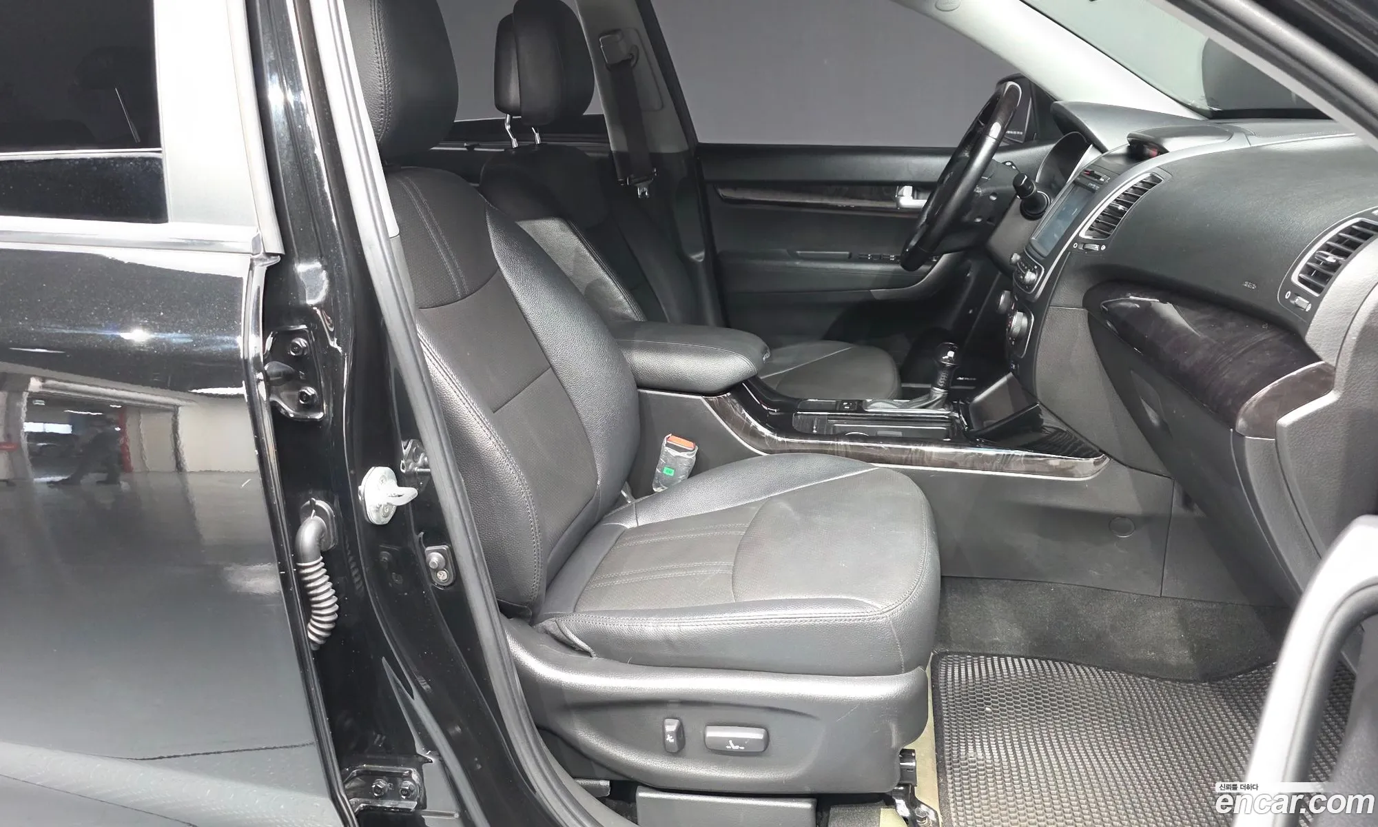 Kia Sorento R 2012 — 14