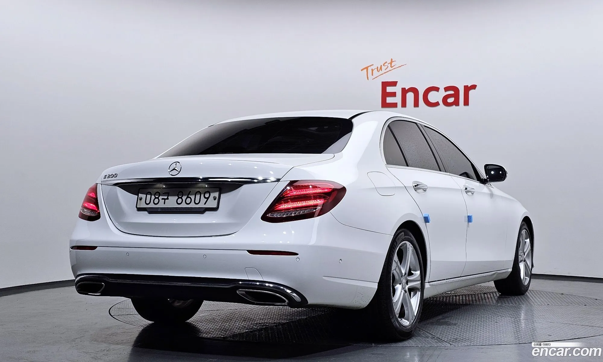 Mercedes-Benz E-Class W213 2017 WDDZF4CB0HA141981 — 17