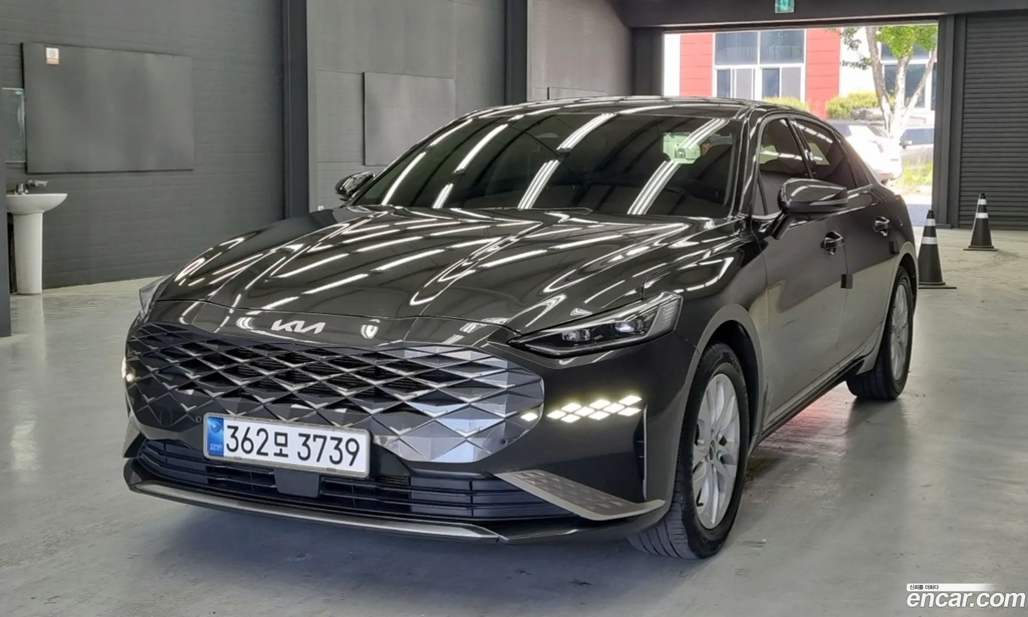 Kia K8 2022 — 17