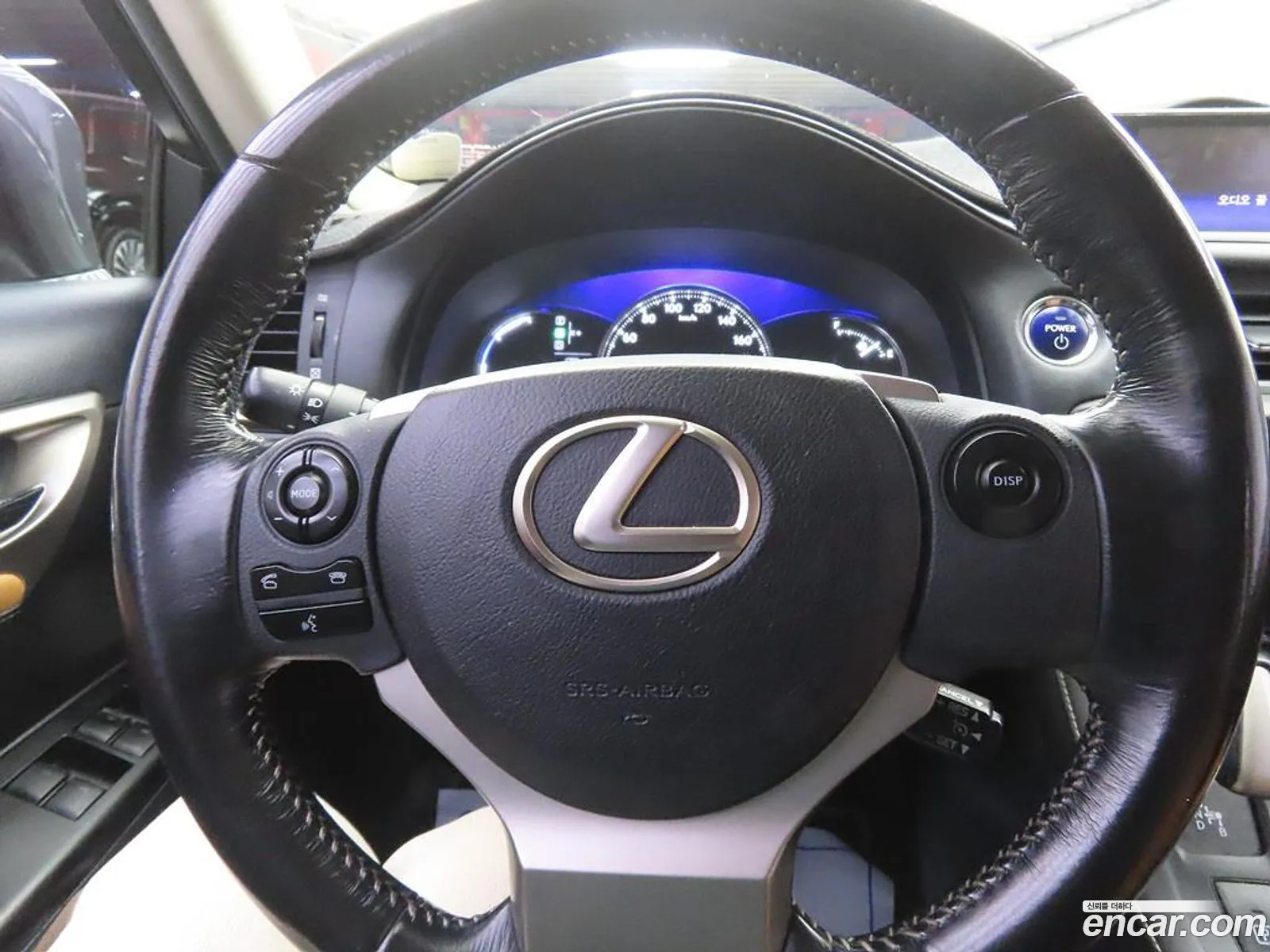 Lexus CT200h 2015 — 19