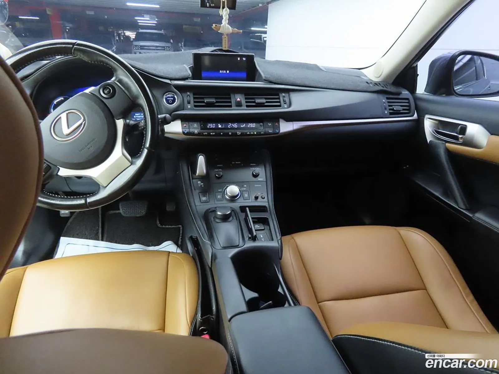 Lexus CT200h 2015 — 11
